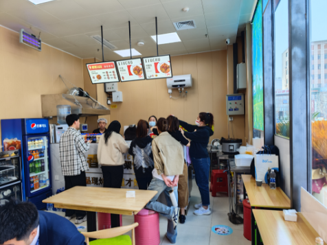 饈廚香辣雞架飯加盟費(fèi)并不高，是非常不錯(cuò)的創(chuàng)業(yè)選擇