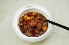 張成榮香辣雞架飯加盟怎么樣？會不會很貴？